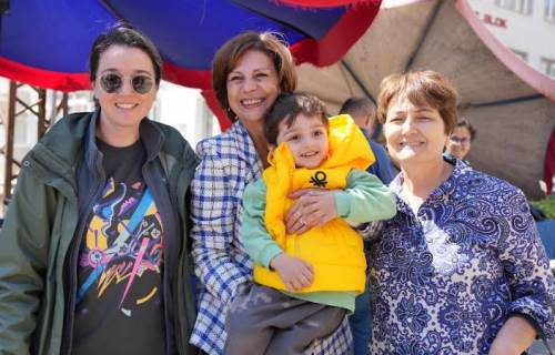 Ayşe Ünlüce pazarda!