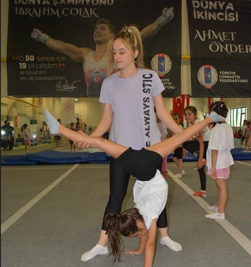 Ayten hocadan gençlere tavsiye