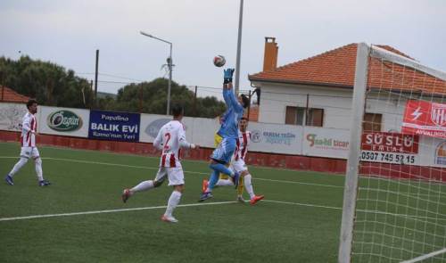 Ayvalık’ta Bartu takımını maçta tuttu