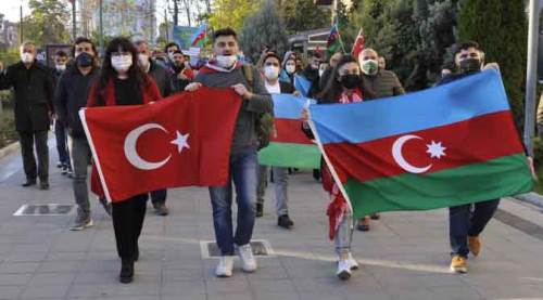Azerbaycan’ın zaferi Eskişehir’de coşkuyla kutlandı