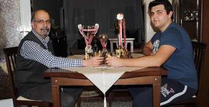 Baba ve oğulun şampiyonluk azmi