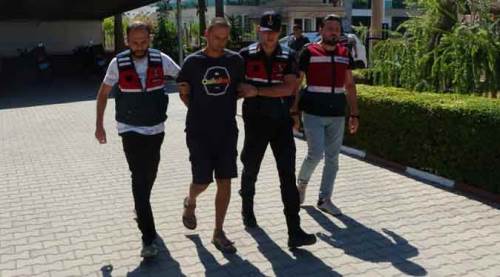 Babasını çekiçle öldürdü, 'hayalimdi' dedi!