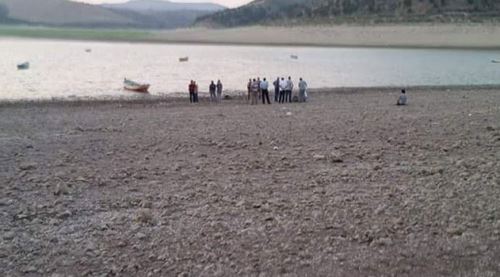 Babasının cansız bedenini gölden çıkardı