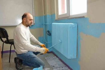 Bağışlanan 3 Ton Boyayla Okullar Boyanmaya Başladı
