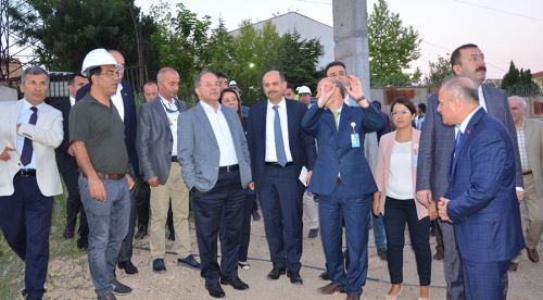 Bakan Akdağ hastanede incelemelerde bulundu