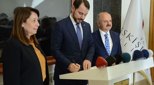 Bakan Albayrak AK Parti İl Başkanlığını ziyaret etti