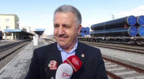 Bakan Arslan YHT Ankara Garı'nı inceledi