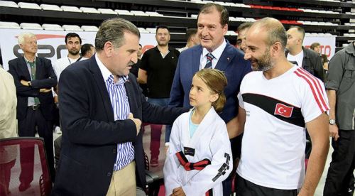 Bakan Bak’tan teşekkür etti