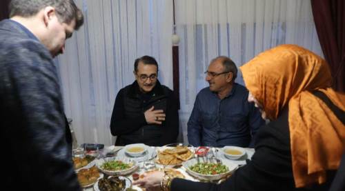 Bakan Bey, Fatih Dönmez’i örnek alsın