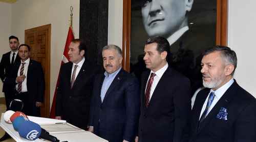 Bakan'ın Eskişehir'de hızlı tren müjdesi