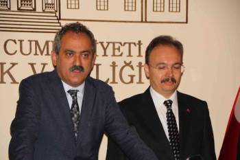 Bakan Özer Müjdeyi Bilecik’Te Verdi
