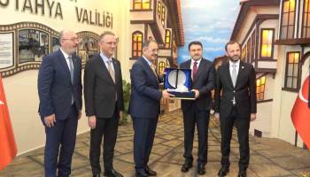 Bakan Özhaseki, Kütahya’Da Bir Dizi Ziyaret Gerçekleştirdi
