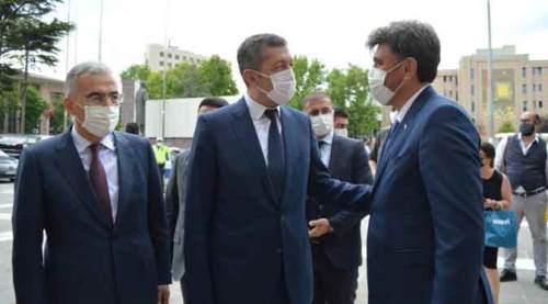 Bakan Selçuk, Eskişehir'de