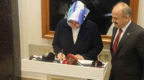 Bakan Selçuk’tan ikramiye müjdesi