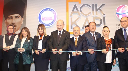 Bakan Soylu 'Açık Kapı' açılışına katıldı