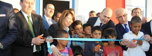 BAKAN SOYLU GÖÇ OKULUNU AÇTI
