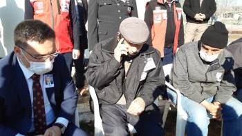 Bakan Soylu Şehit Babasını Telefon İle Arayarak Başsağlığı Diledi

