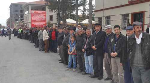 Bakanla tokalaşmak için uzun kuyruk oluştu