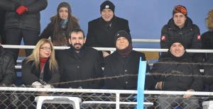 Başkanlar yan yana seyretti