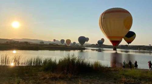 Balonlar Afyon'u uçuruyor, Eskişehir yerinde sayıyor!