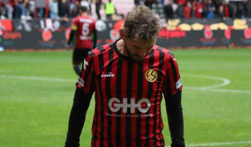 Barış futbola devam edecek 