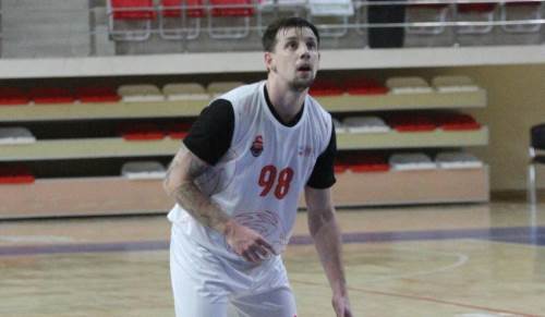 Barış ilk maçına çıktı