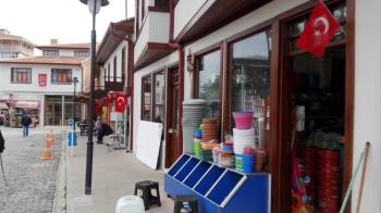 Barış Pınarı Harekâtına Türk Bayraklı Destek
