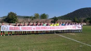 Barış Pınarı Harekatı’Na Destek Pankartı İle Maça Çıktılar
