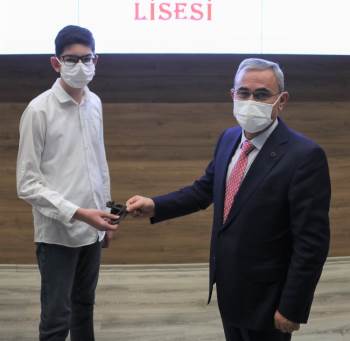 Başarılı Öğrenciler Ödüllendirildi
