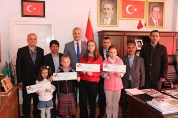 Başarılı Öğrencilere Ödül
