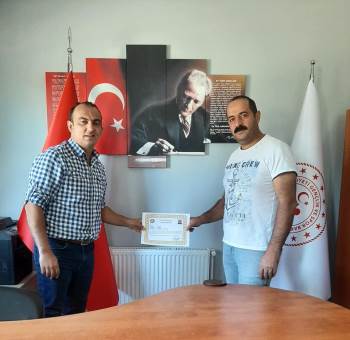 Başarılı Personellere Belge Verildi
