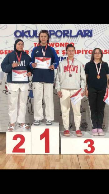 Başarılı Sporcu Gümüş Madalyası İle Döndü
