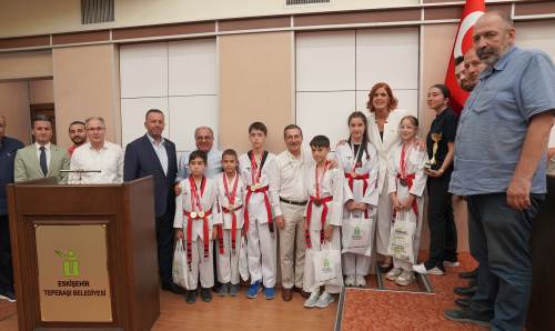 Başarılı sporcular Belediye Meclisinin konuğu oldu