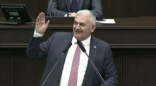 Başbakan takıldı, AK Partili gençler coştu