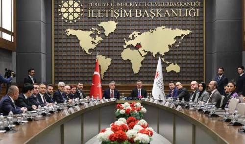 Basın İlan Kurumu ile Kredi Garanti Fonu imzaları attı