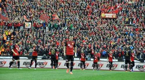 BAŞIN ÖNE EĞİLMESİN!