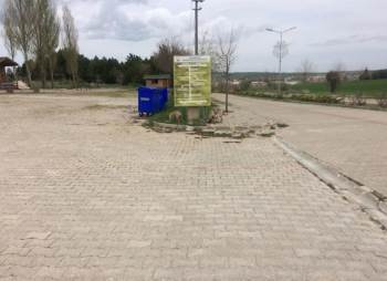 Başkan Akağaç: ’’Sokak Hayvanları İçin Kapınızın Önüne Bir Kap Su Bırakın’’
