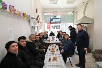 Başkan Akçadurak, Esnafla Kahvaltı Buluşmalarına Devam Ediyor
