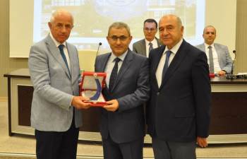 Başkan Alim Işık: "İş Dünyası İle Beraberliği Önemsiyoruz"
