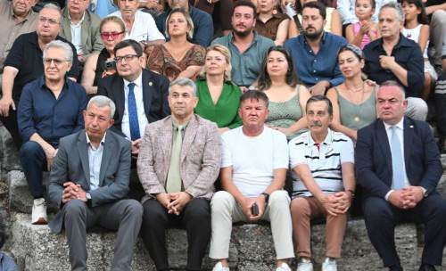 Başkan Ataç’tan Troya’da barış mesajı: “Kültür ve sanat insanları bir araya getiriyor”