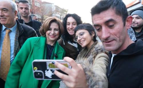 Başkan Ayşe Ünlüce, yeni yıl dileklerini Eskişehirlilerle paylaştı