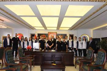 Başkan Bakkalcıoğlu “Bizim Kızlar”A  Başarılar Diledi
