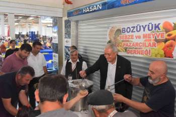 Başkan Bakkalcıoğlu Aşure İkramına Katıldı
