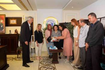 Başkan Bakkalcıoğlu’Na Topladıkları 553 Adet Atık Pili Teslim Ettiler
