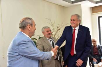 Başkan Bakkalcıoğlu Partililerle Bayramlaştı
