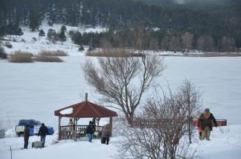 Başkan Biçer: "Gölcük Krater Gölü, Kar Ve Orman Manzarasıyla Ayrı Bir Güzel"
