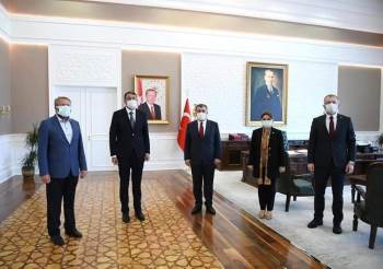 Başkan Ceyhun: "Kütahya Ve İlçeleri İçin 17’Si Uzman Toplam 27 Doktor Kadrosu Açıldı"
