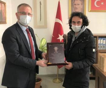 Başkan Ceyhun’Dan Türkel’E Teşekkür Plaketi
