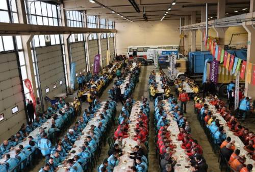 Başkan Çolakbayrakdar, bayramda saha çalışanlarıyla buluştu