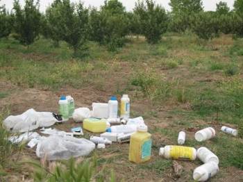 Başkan Hikmet Koyak, İlaç Şişelerini Doğaya Atan Çiftiçileri Uyardı
